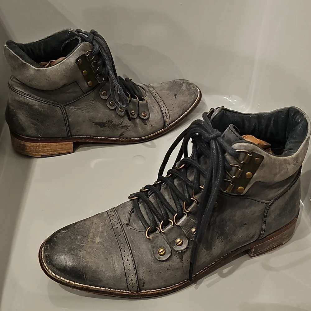 FREE PEOPLE Distressed Gray Leather Lace-Up Ankle Booties